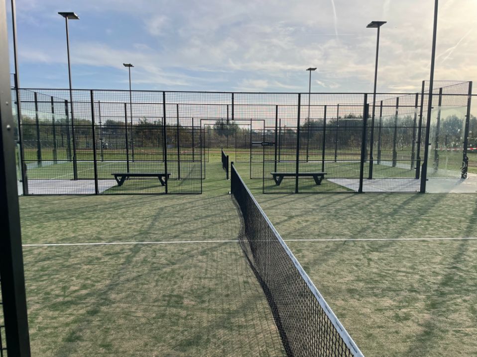 GreenMatter-mobiele-zitbanken-PadelPark-21-Hoofddorp GreenMatter-mobiele-zitbanken-PadelPark-21-Hoofddorp